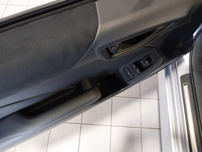 2025 Toyota GR86 Premium MT