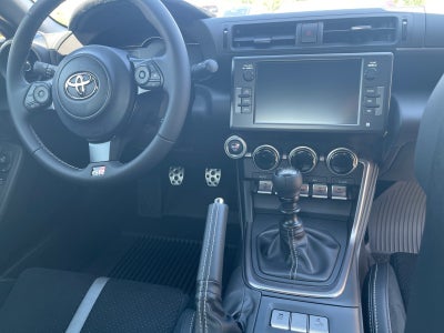 2026 Toyota GR86 Premium MT