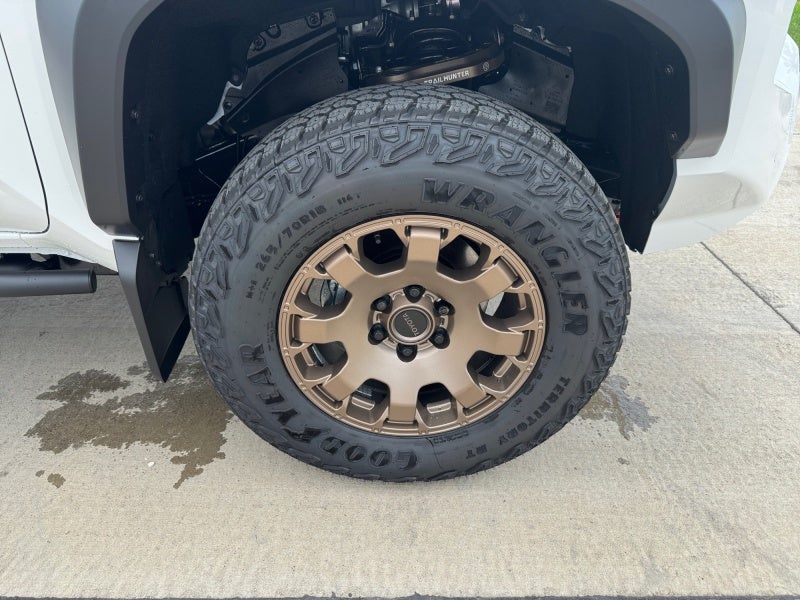 2026 Toyota Tacoma i-FORCE MAX Tacoma Trailhunter