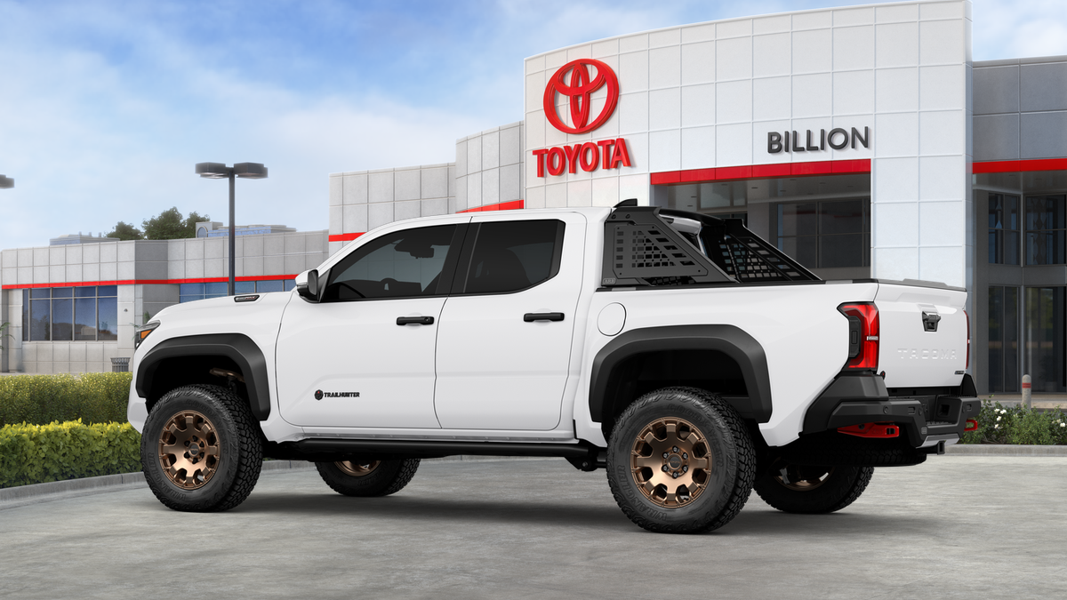 2026 Toyota Tacoma i-FORCE MAX Tacoma Trailhunter